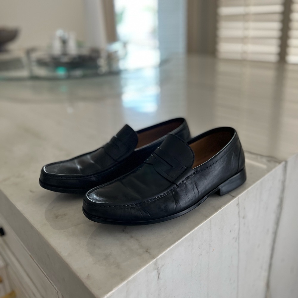 Magnanni Classic Flat Loafers in Black Leather, Men’s Size US 8.5